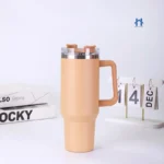 Copo Térmico Garrafa 1200ml Com Tampa e Canudo Bege