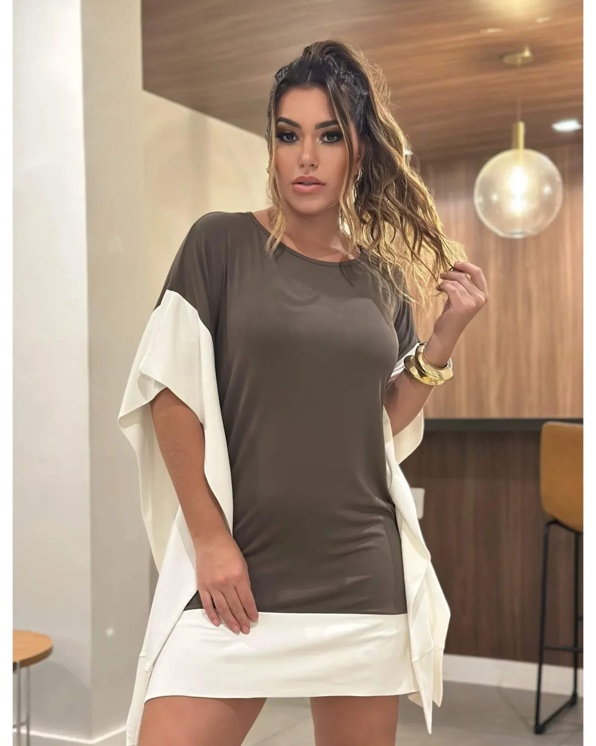 Vestido Amplo Bata Bicolor Manga Morcego Túnica Saída de Praia Viscolycra Verde Militar - Imagem 1