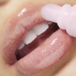 Gloss Labial Hidratante Lancôme Juicy Tubes com Acabamento Brilhante Translucido - Imagem 6
