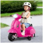 Moto Elétrica Infantil Vespa OLAKIDS Rosa 6V Licenciada Rodas de Treinamento Farol LED Buzina Estrutura Metálica 3 Rodas - Imagem 4