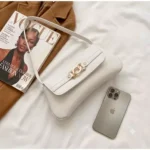 Bolsa Feminina de Ombro Baguete Branca